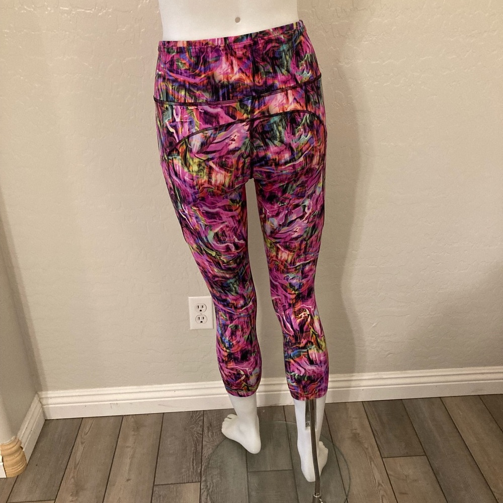 Lululemon Fast and Free High-Rise Crop 23"
5 Pocket Hyper Flow Pink Multi SZ6 - Picture 8 of 13